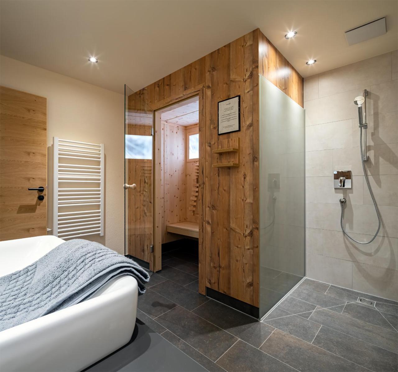 Alpin Chalet Am Burgsee 라디스 외부 사진